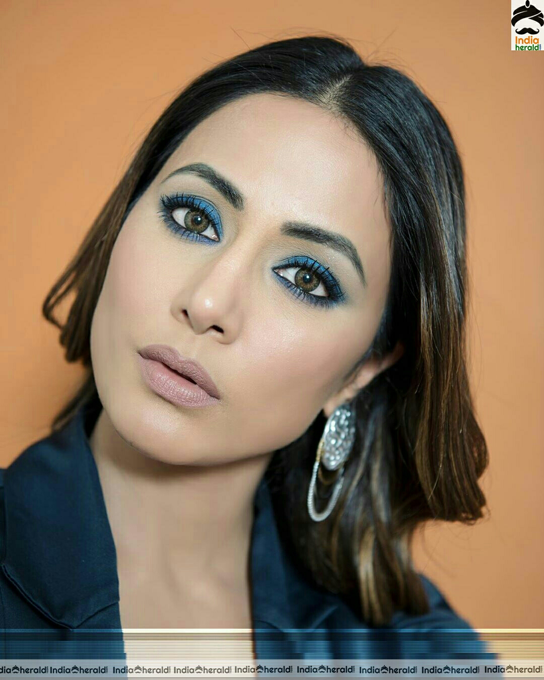 Hina khan Hot Blue Dress stills set 2
