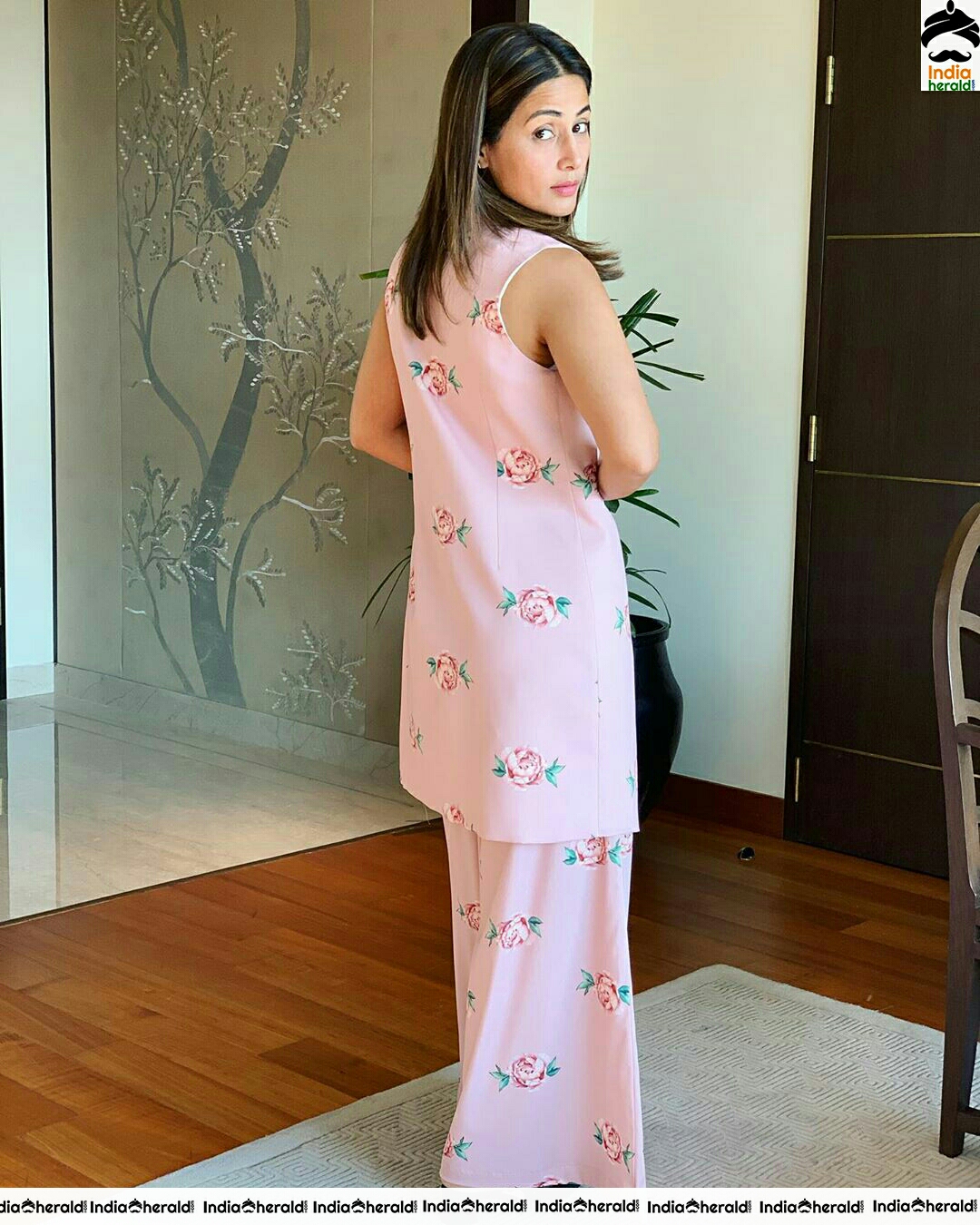 Hina Khan Photo Shoot From Her Hotel Room