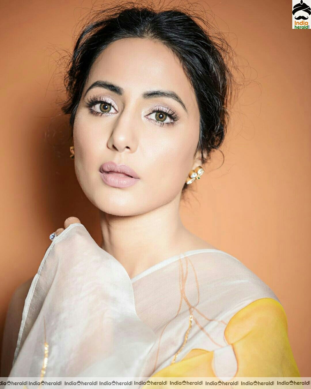 Hina khan Hot Tubeless Blouse and White Transparent Saree Stills