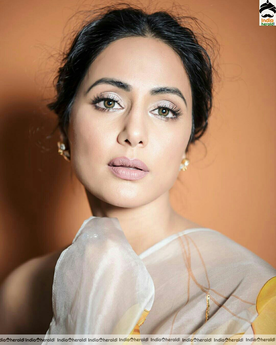 Hina khan Hot Tubeless Blouse and White Transparent Saree Stills