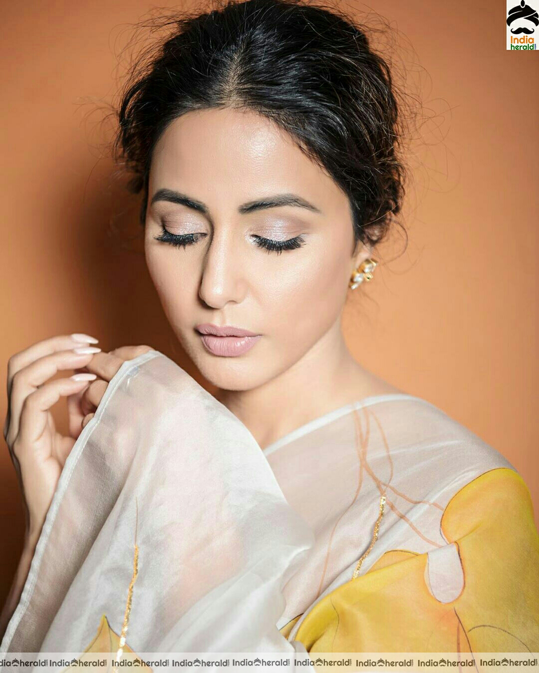 Hina khan Hot Tubeless Blouse and White Transparent Saree Stills