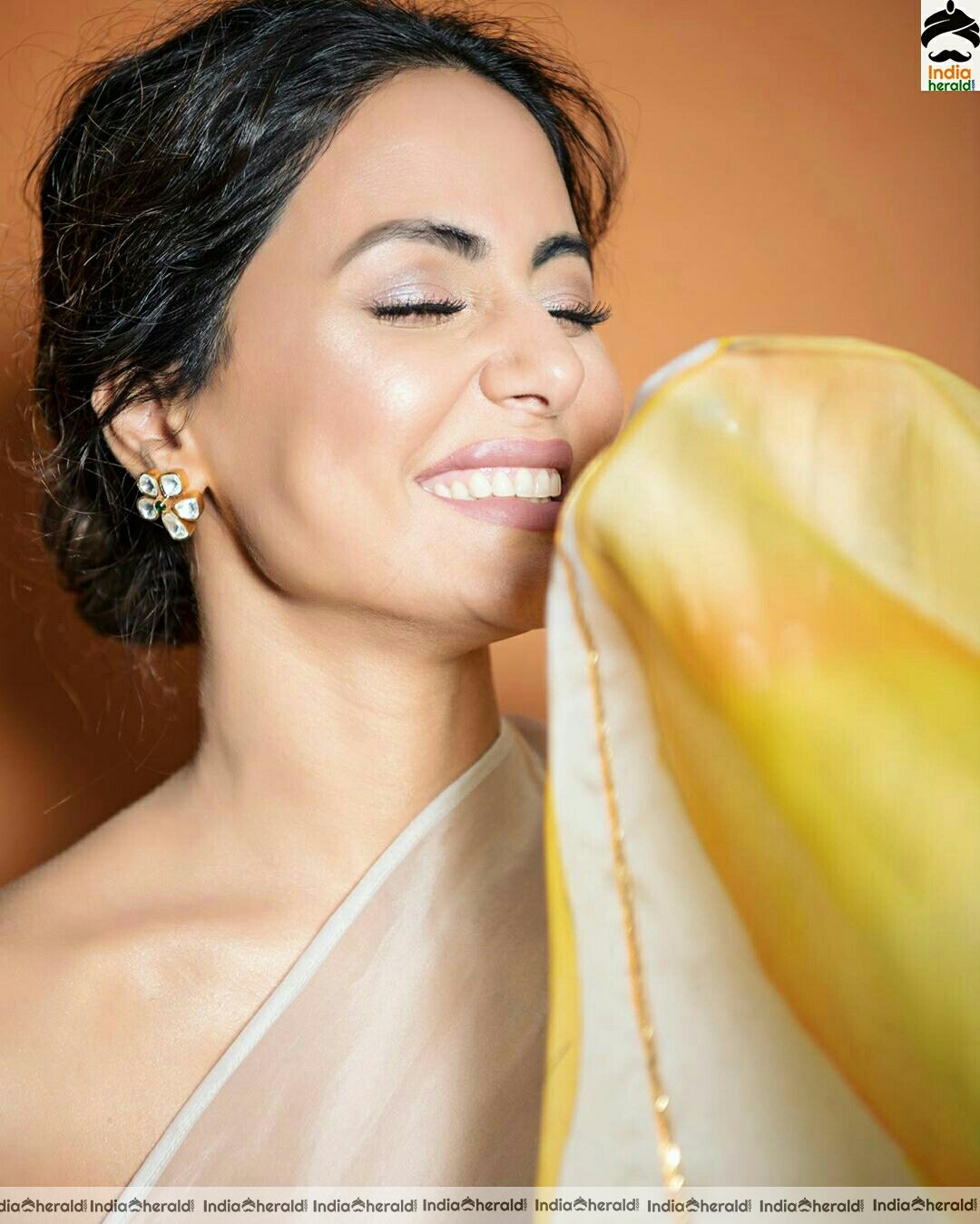 Hina khan Hot Tubeless Blouse and White Transparent Saree Stills