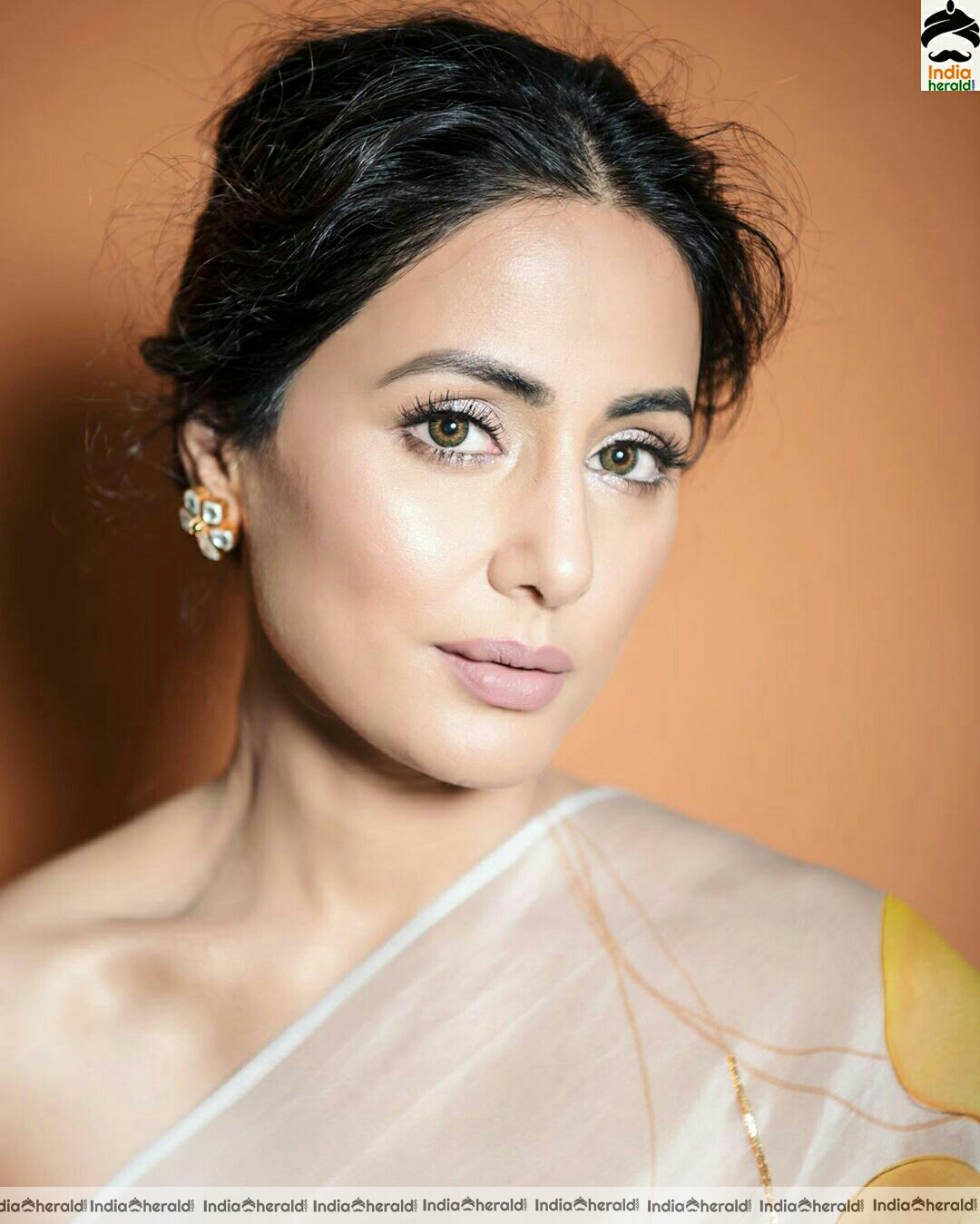 Hina khan Hot Tubeless Blouse and White Transparent Saree Stills