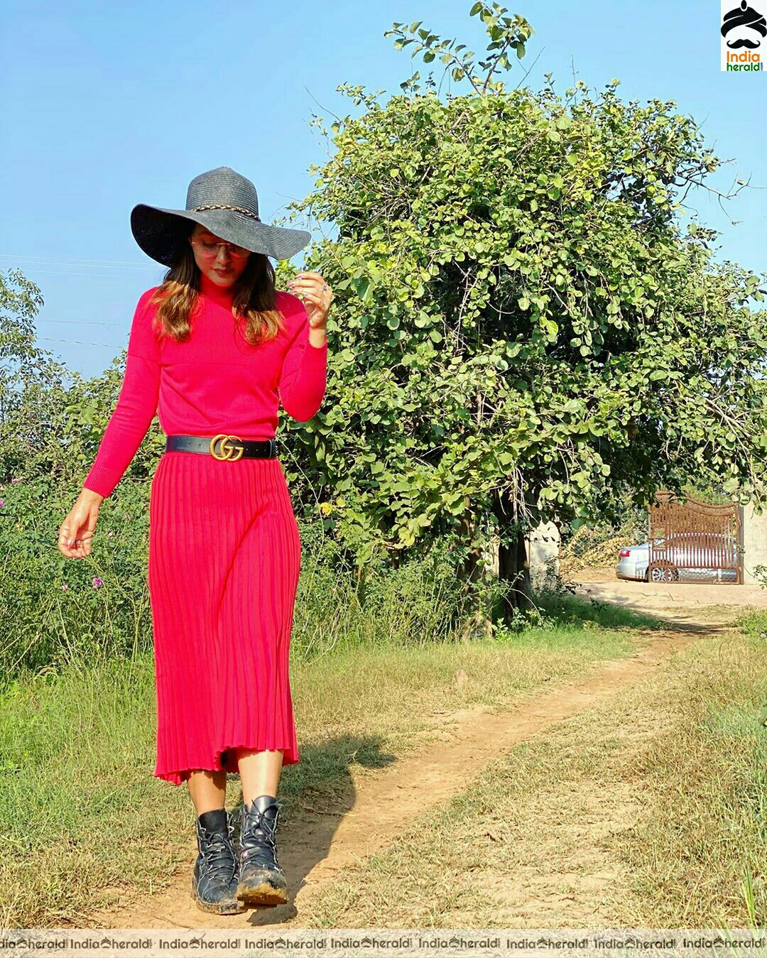 Hina khan Latest Stylish Red Dress Stills