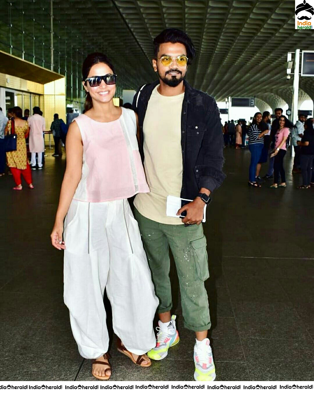 Hina Khan Looking Gorgeous In Casual Dress