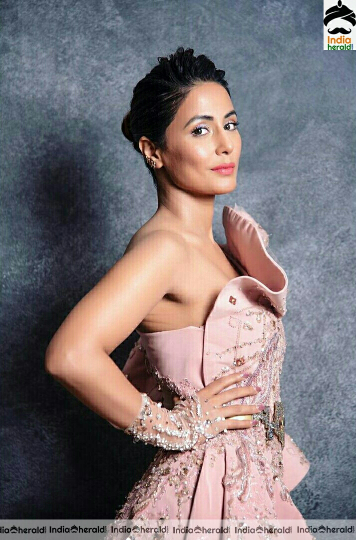 Hina Khan Looking hot in cream and peach attire set 2