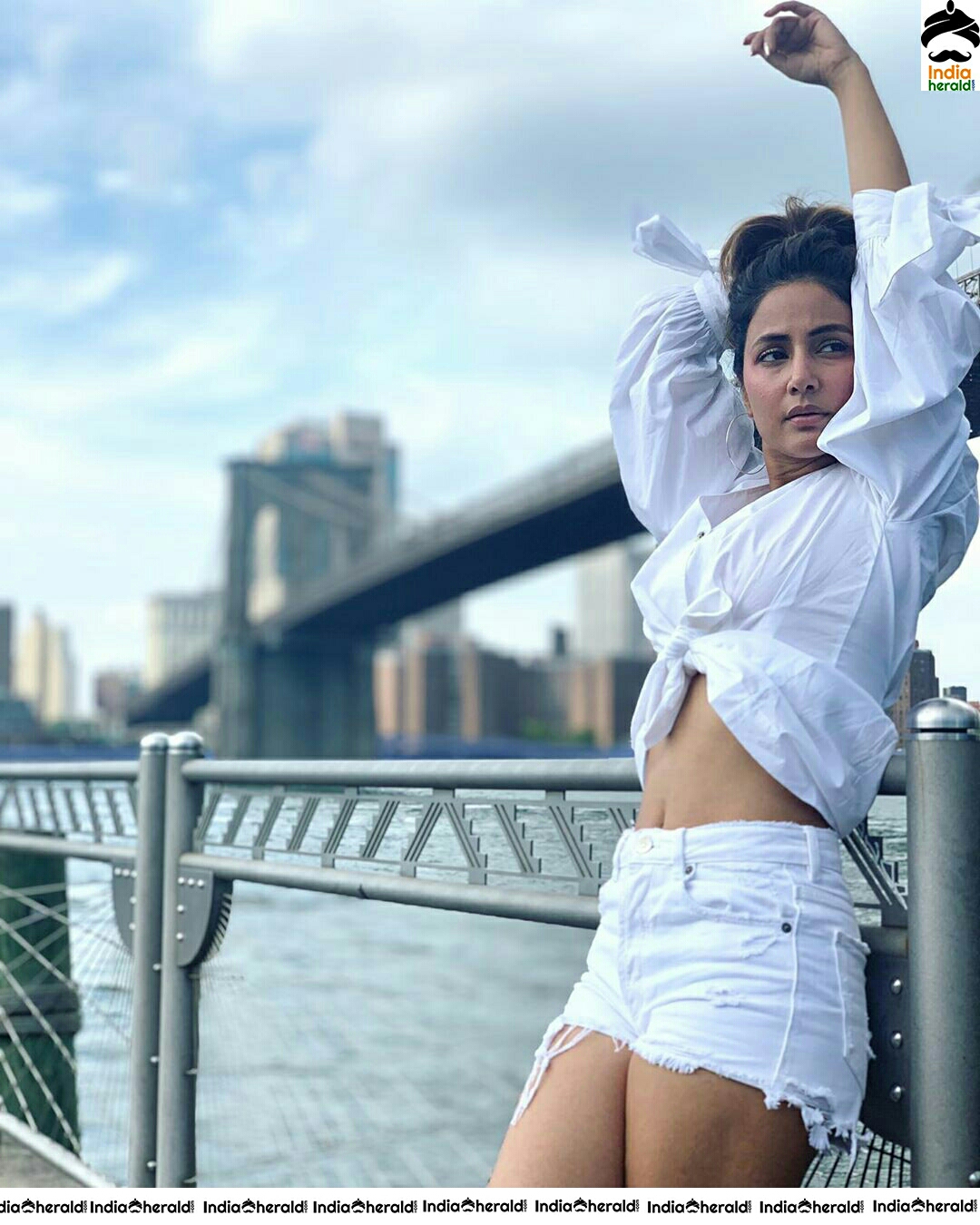 Hina Khan Showing Her Sexy Waist And Hot Thigh Revealing White Dress