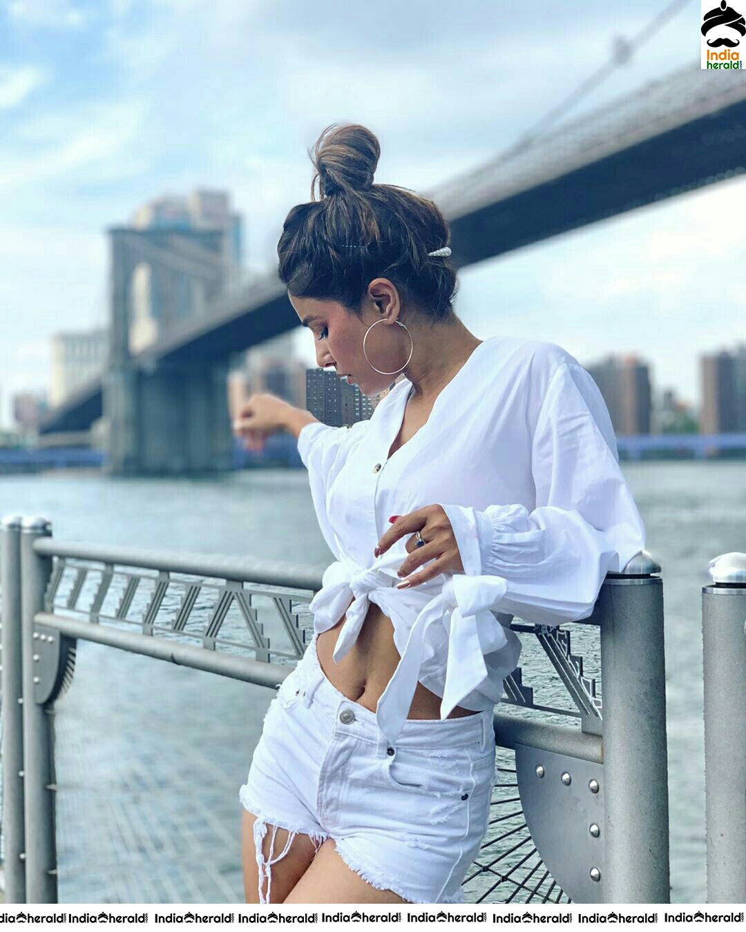 Hina Khan Showing Her Sexy Waist And Hot Thigh Revealing White Dress