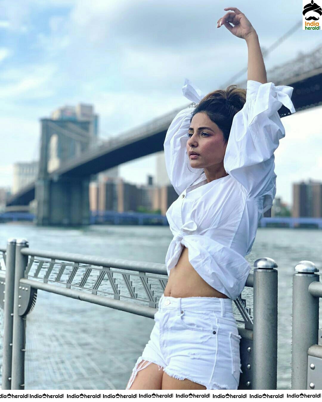 Hina Khan Showing Her Sexy Waist And Hot Thigh Revealing White Dress