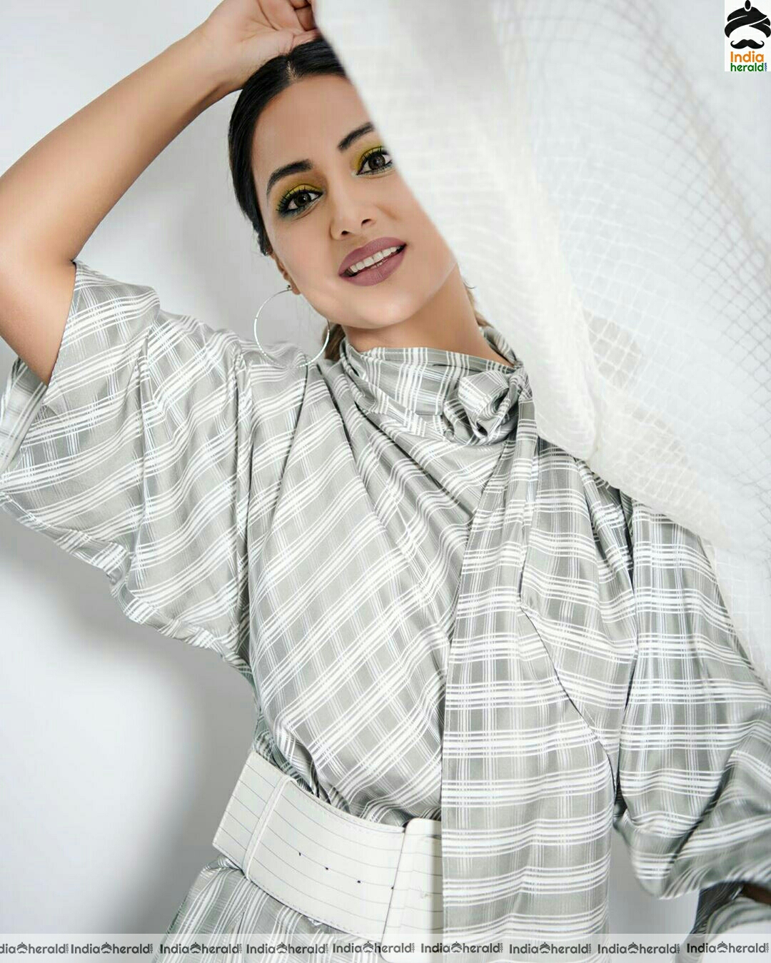 Hina khan Stylish Ash And White Dress Stills Set 1