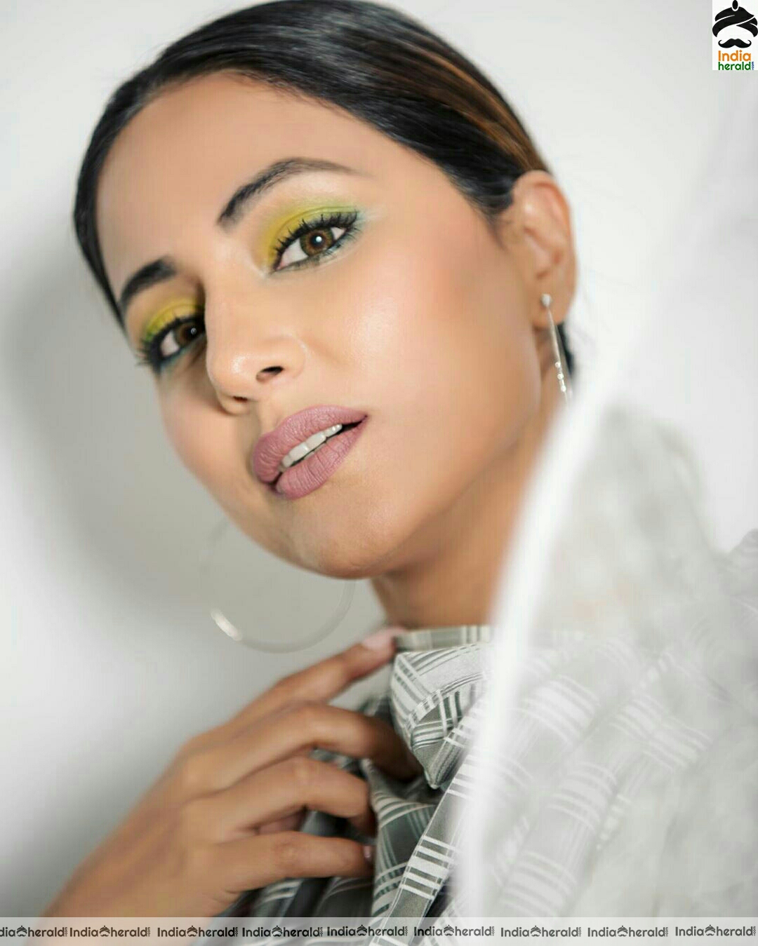Hina khan Stylish Ash And White Dress Stills Set 2