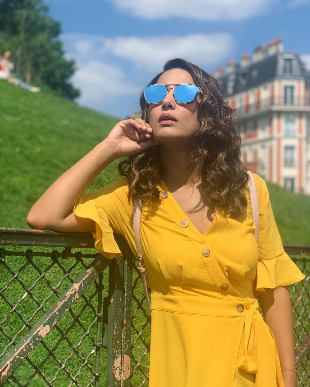 Hina Khan Thigh Showing Hot Photo Stills