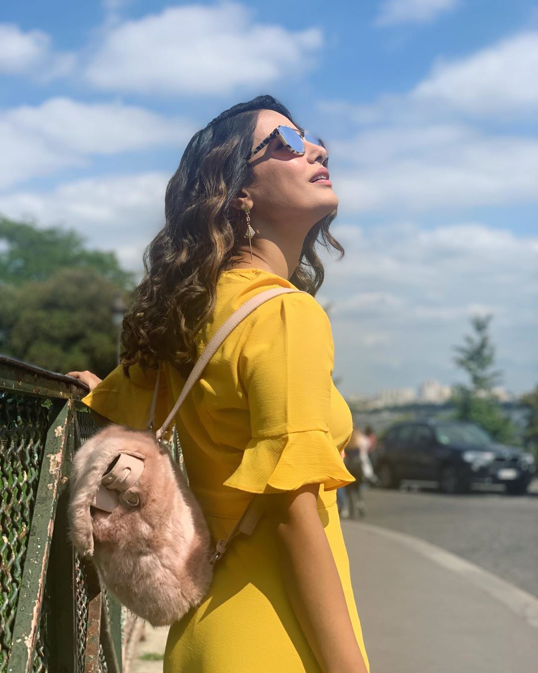Hina Khan Thigh Showing Hot Photo Stills