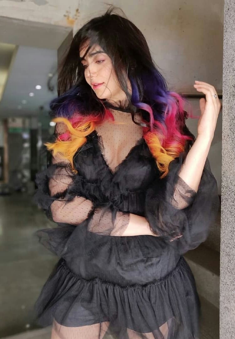 Hot Adah Sharma Gorgeous Beauty Stills In Black
