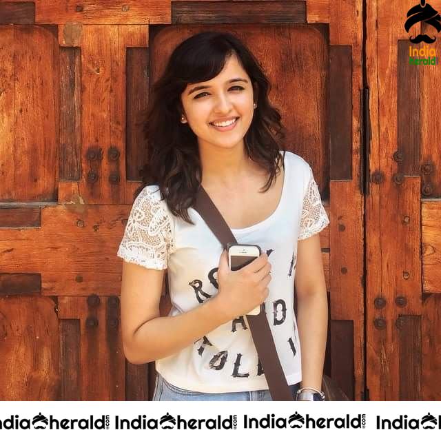 Hot and Cute Singer Shirley Setia Photos Compilation Set 1