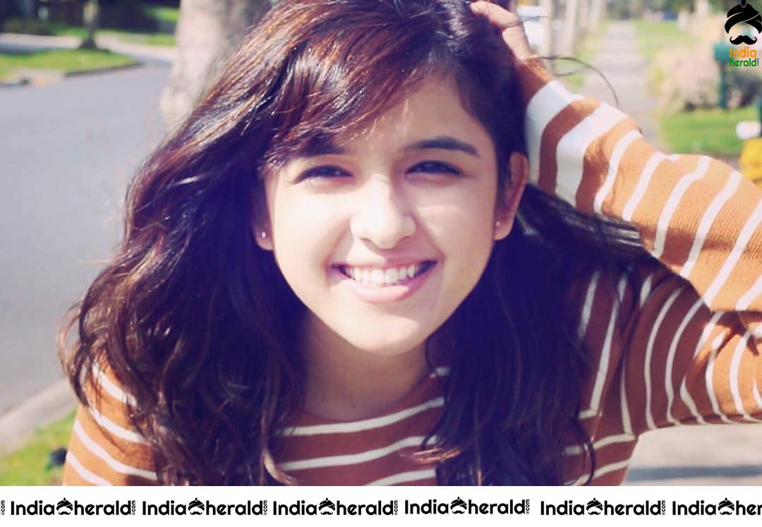 Hot and Cute Singer Shirley Setia Photos Compilation Set 1