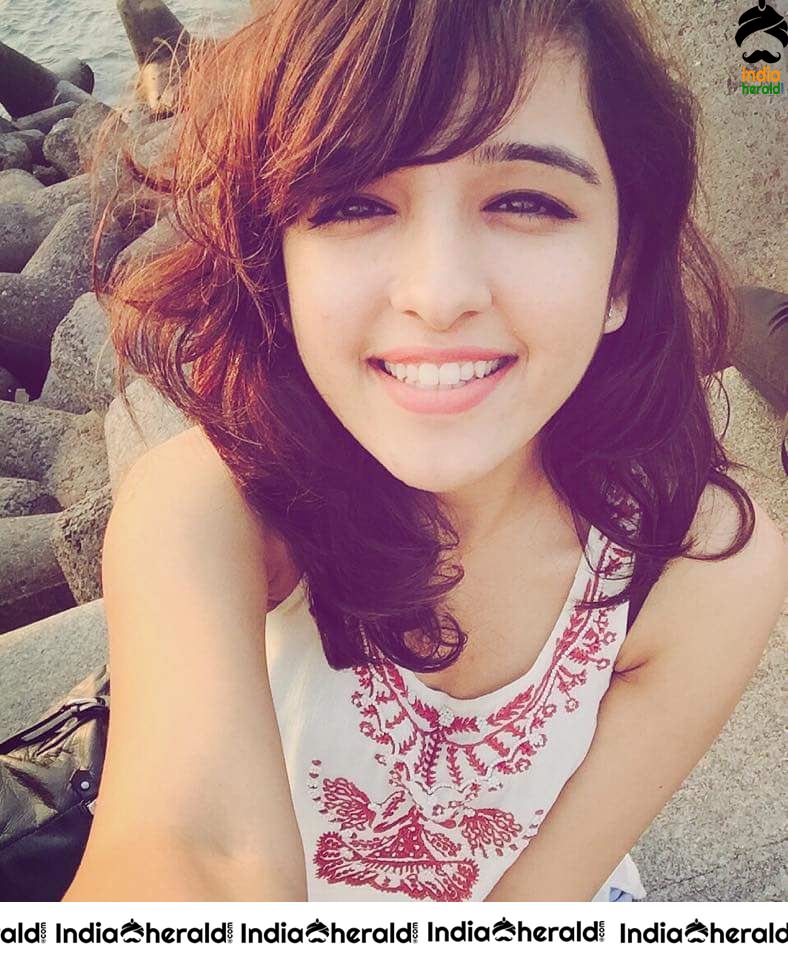 Hot and Cute Singer Shirley Setia Photos Compilation Set 2