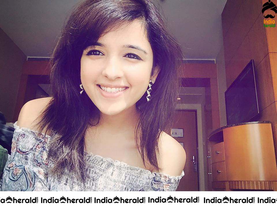 Hot and Cute Singer Shirley Setia Photos Compilation Set 4