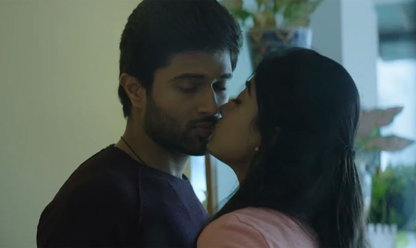 Hot And Spicy Scenes Between Rashmika Mandanna And Vijay Deverakonda From Dear Comrade