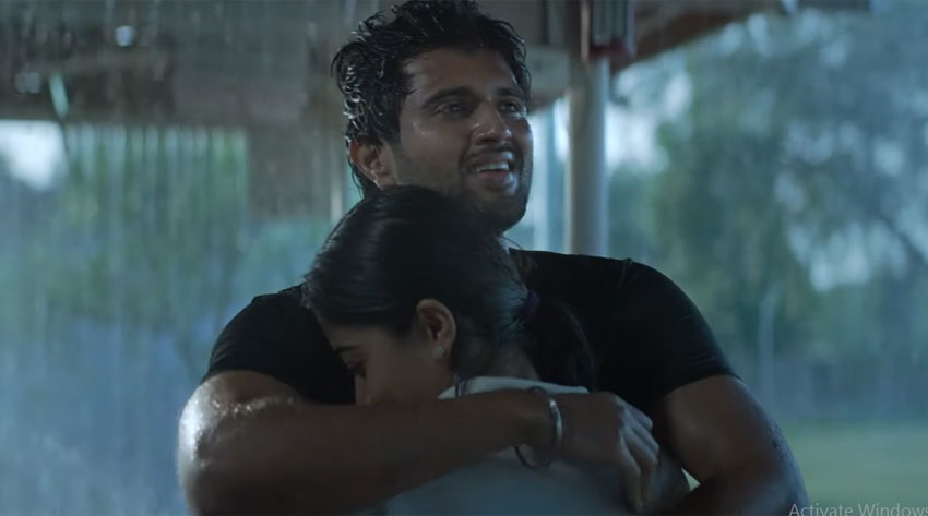 Hot And Spicy Scenes Between Rashmika Mandanna And Vijay Deverakonda From Dear Comrade