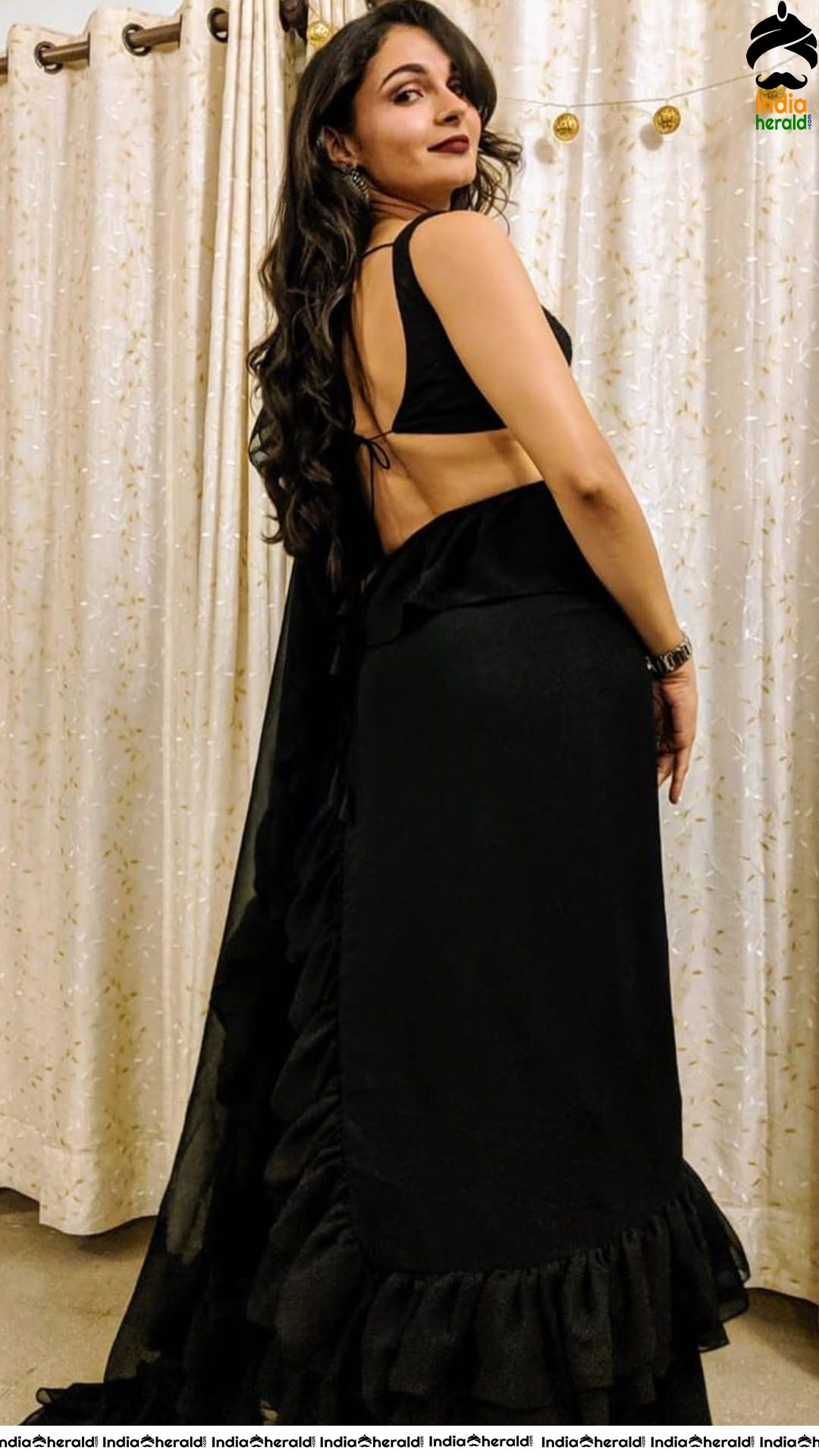 Hot Andrea Jeremiah Slaying in Black Brassiere and Exposing Photos Set 3