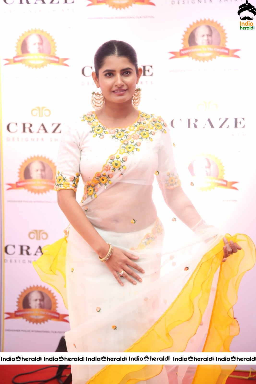 Hot Ashima Narwal Oozing Sex Appeal In White Transparent Saree Set 1