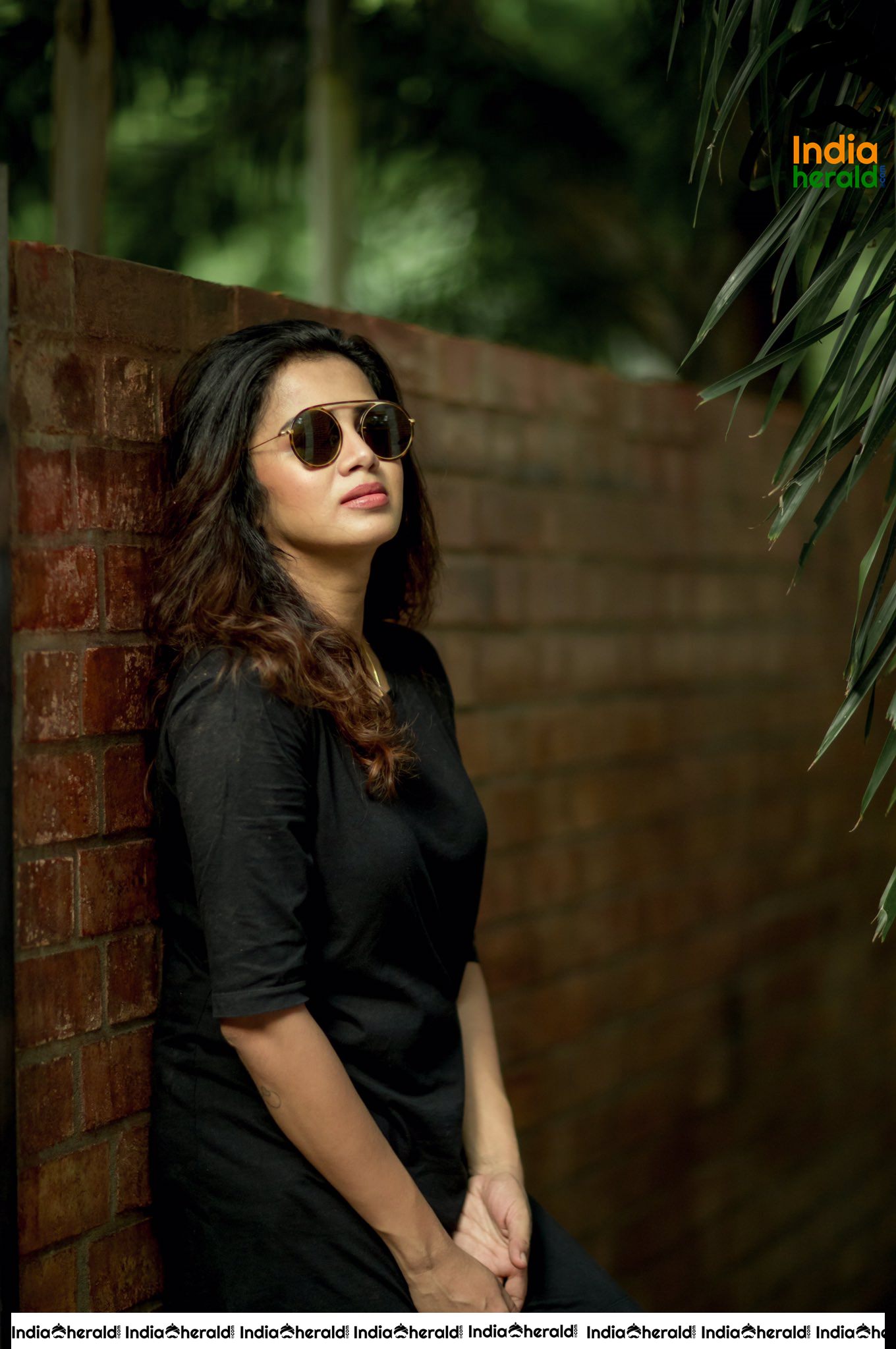 Hot Brahmin Anchor Anjana Rangan Slaying It In Black