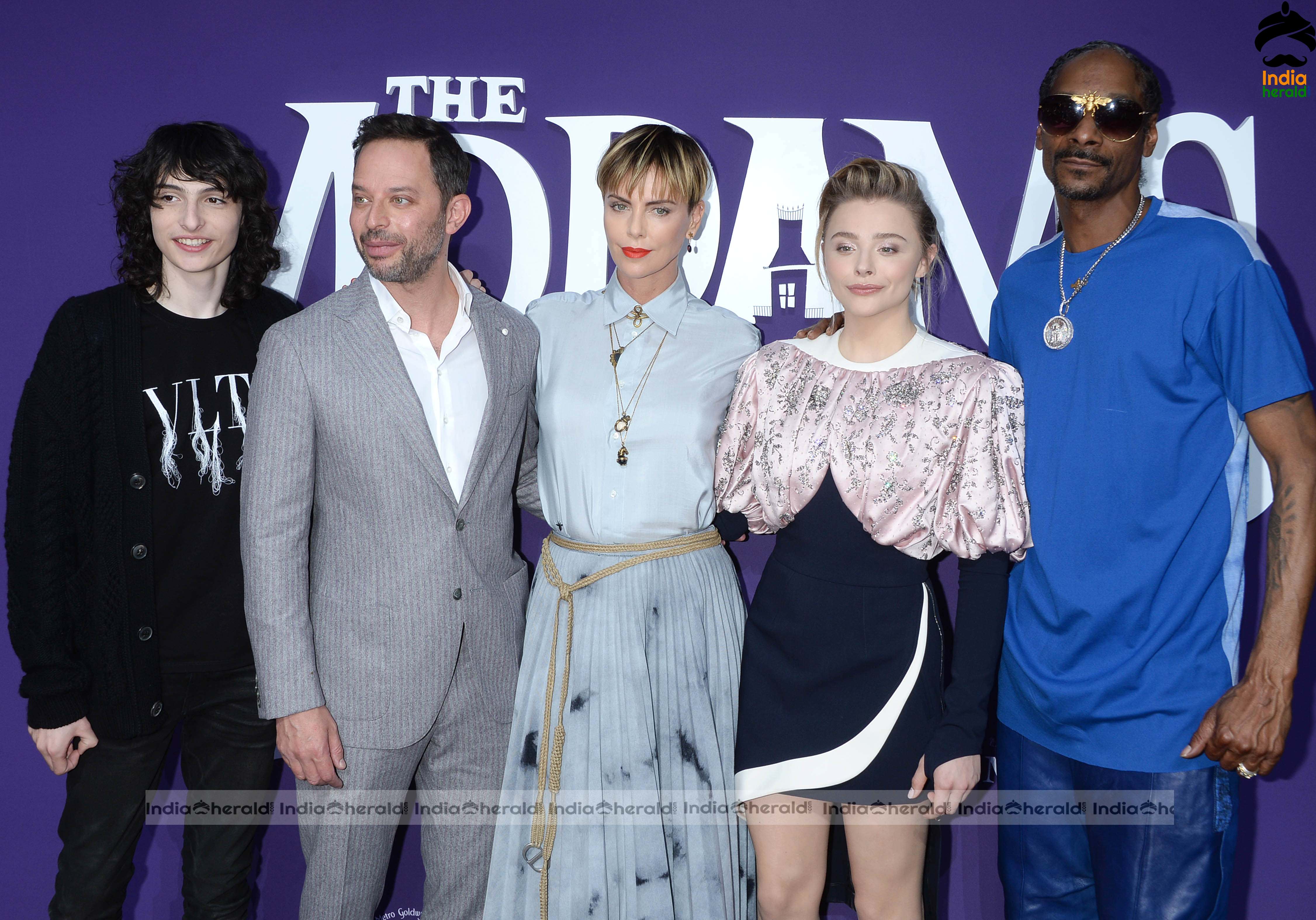 Hot Chloe Grace Moretz with the crew at the the Premiere of The Addams Family in Century City Set 1