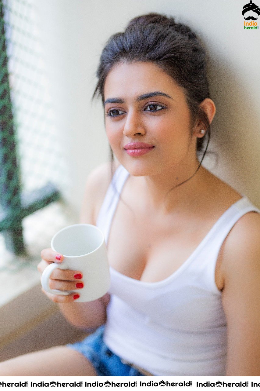 Hot Clicks of Ashya aka Lovely Singh Set 1