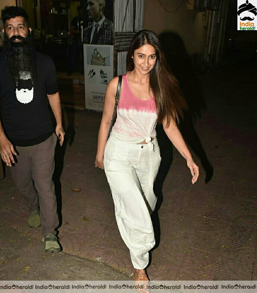 Hot Ileana D Cruz Spotted At Salon In Bandra