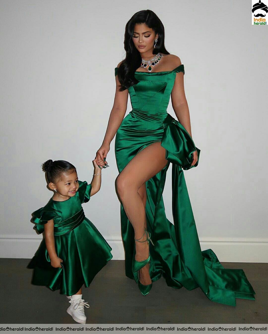 Hot Kylie jenner with her kid Stills