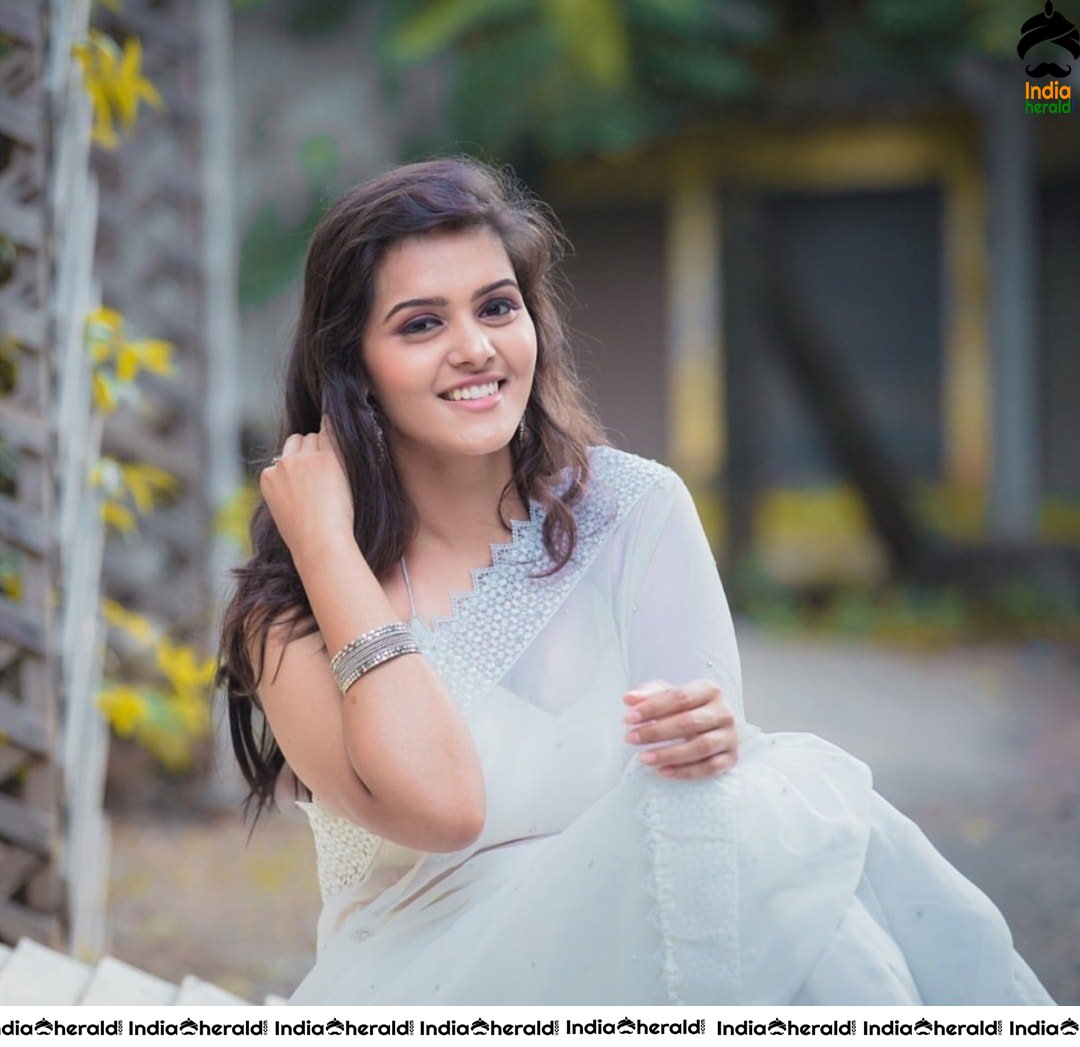 Hot Latest Photoshoot of Swathishta Krishnan