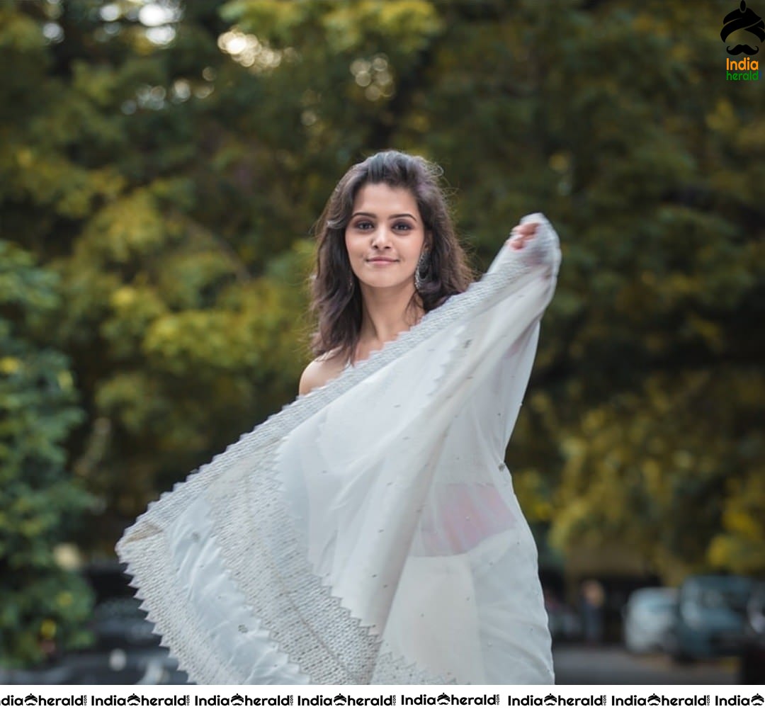 Hot Latest Photoshoot of Swathishta Krishnan