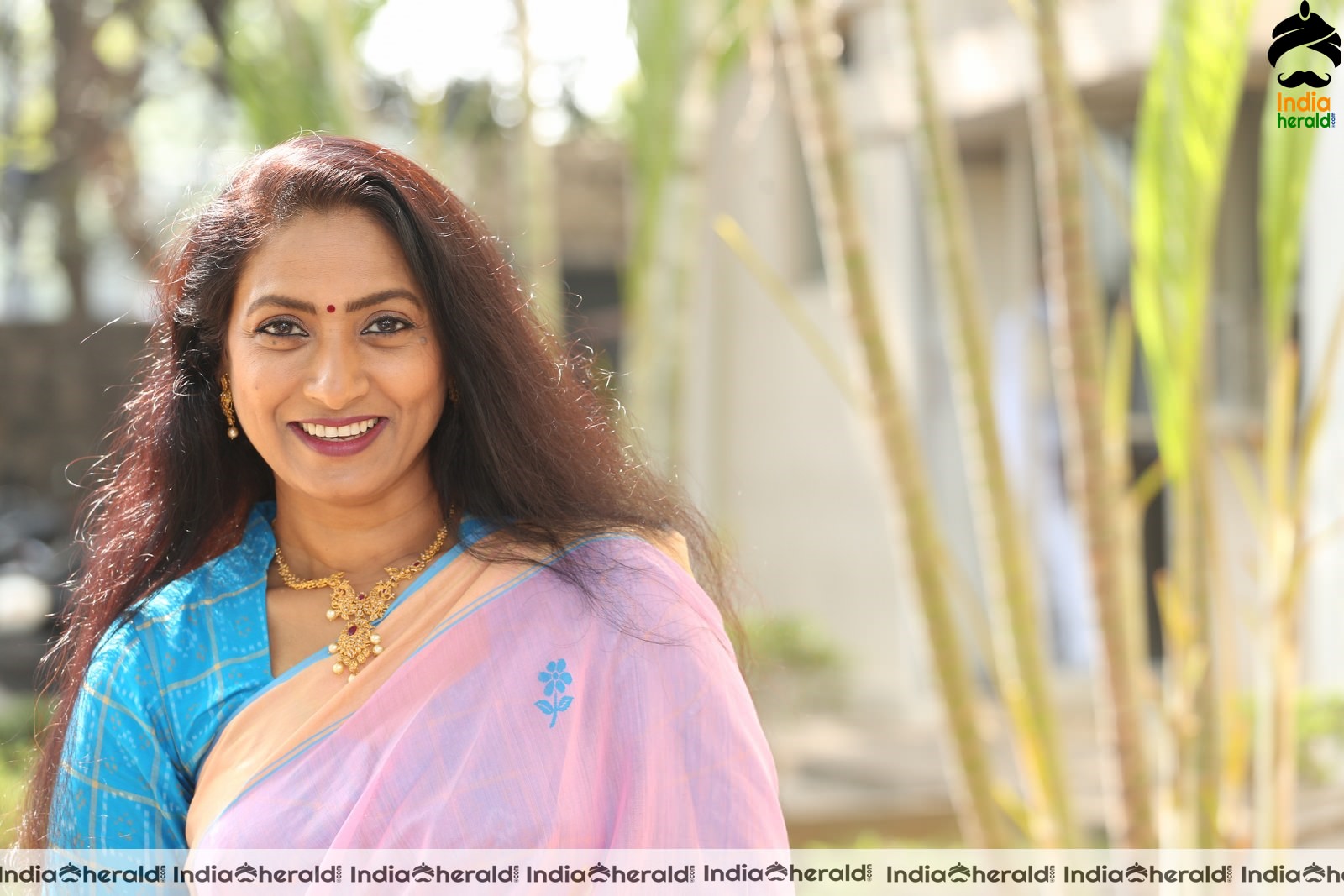 Hot Middle Aged Actress in Pink Saree at Ammadeevena Press Meet Set 1