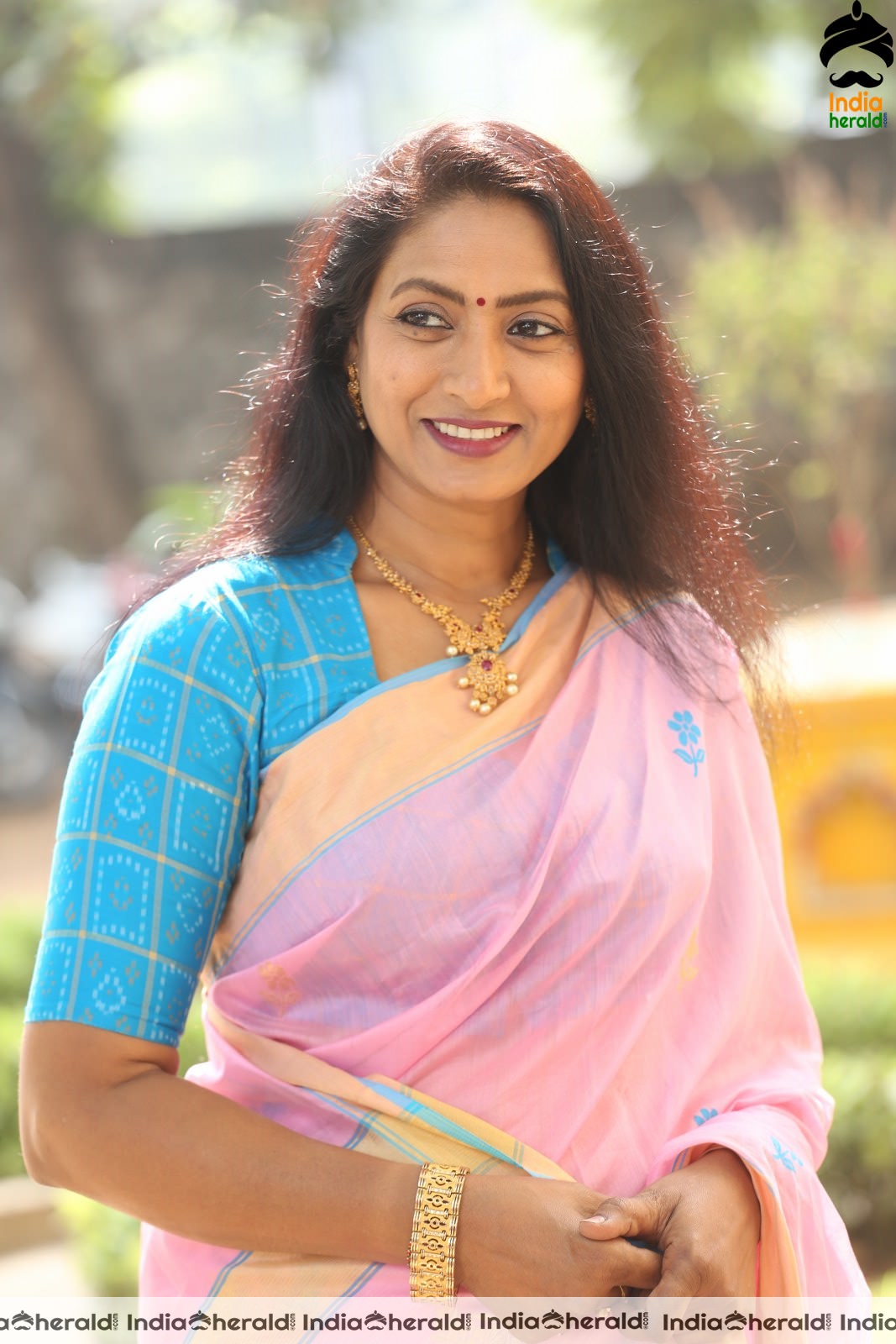 Hot Middle Aged Actress in Pink Saree at Ammadeevena Press Meet Set 2