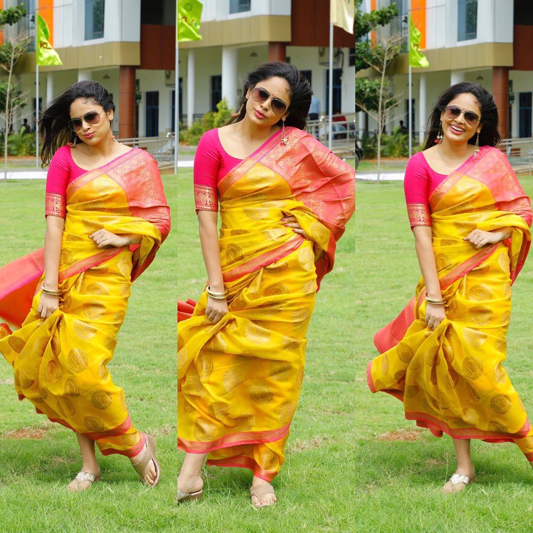 Hot Nandita Swetha In Sleeveless Blouse And Saree