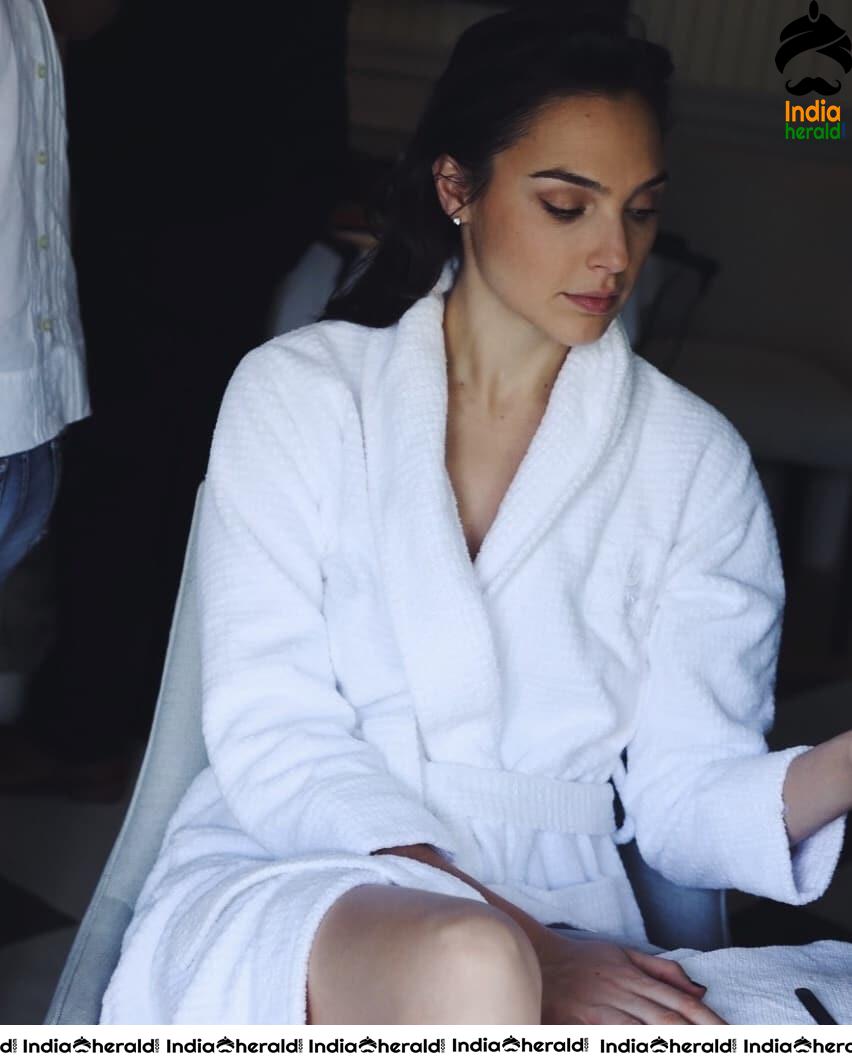 Hot Photos of Wonder Woman Actress Gal Gadot Set 2