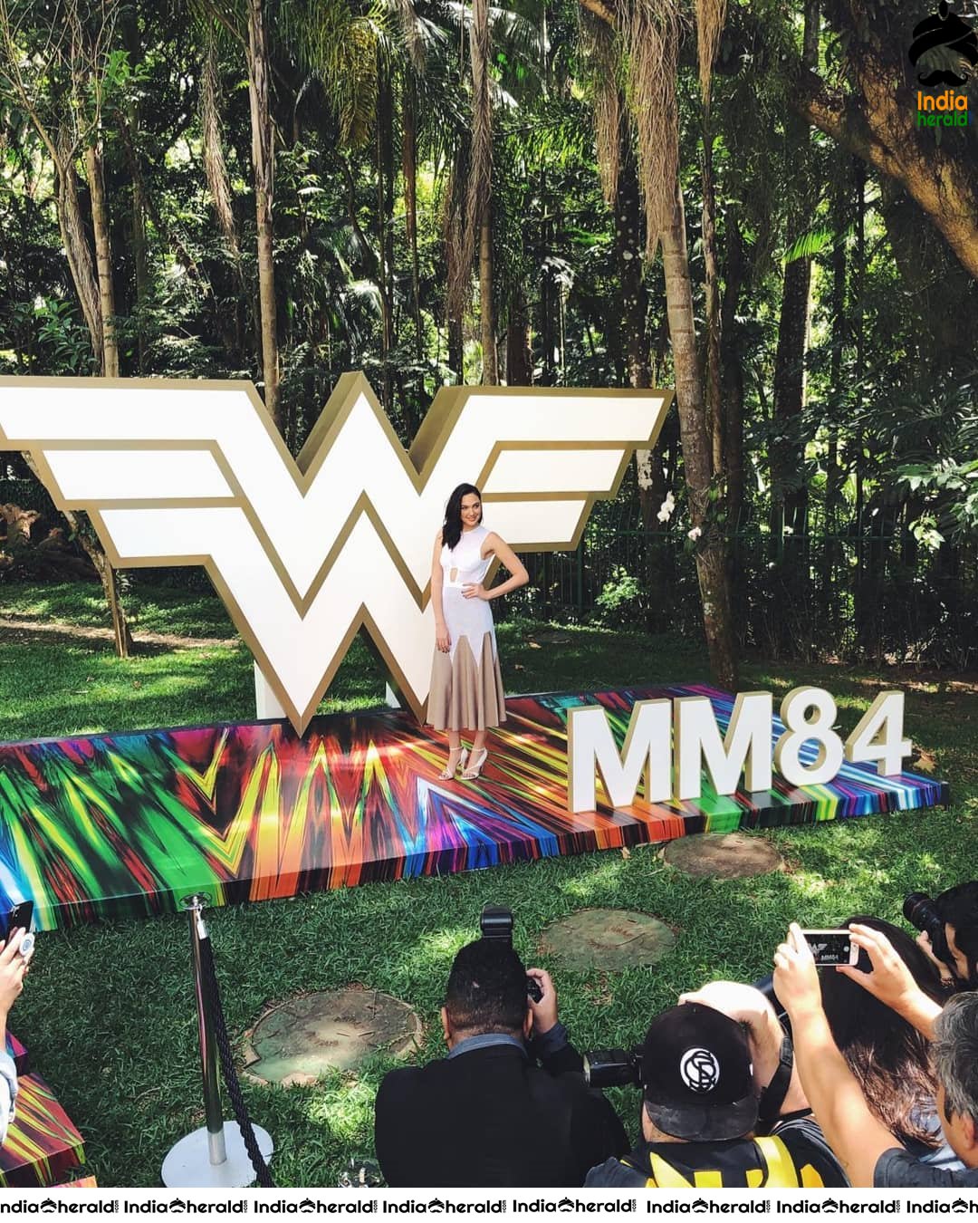 Hot Photos of Wonder Woman Actress Gal Gadot Set 2