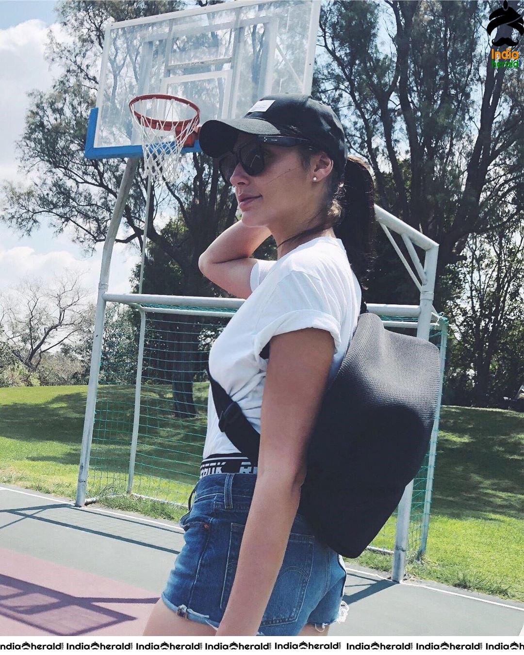 Hot Photos of Wonder Woman Actress Gal Gadot Set 5