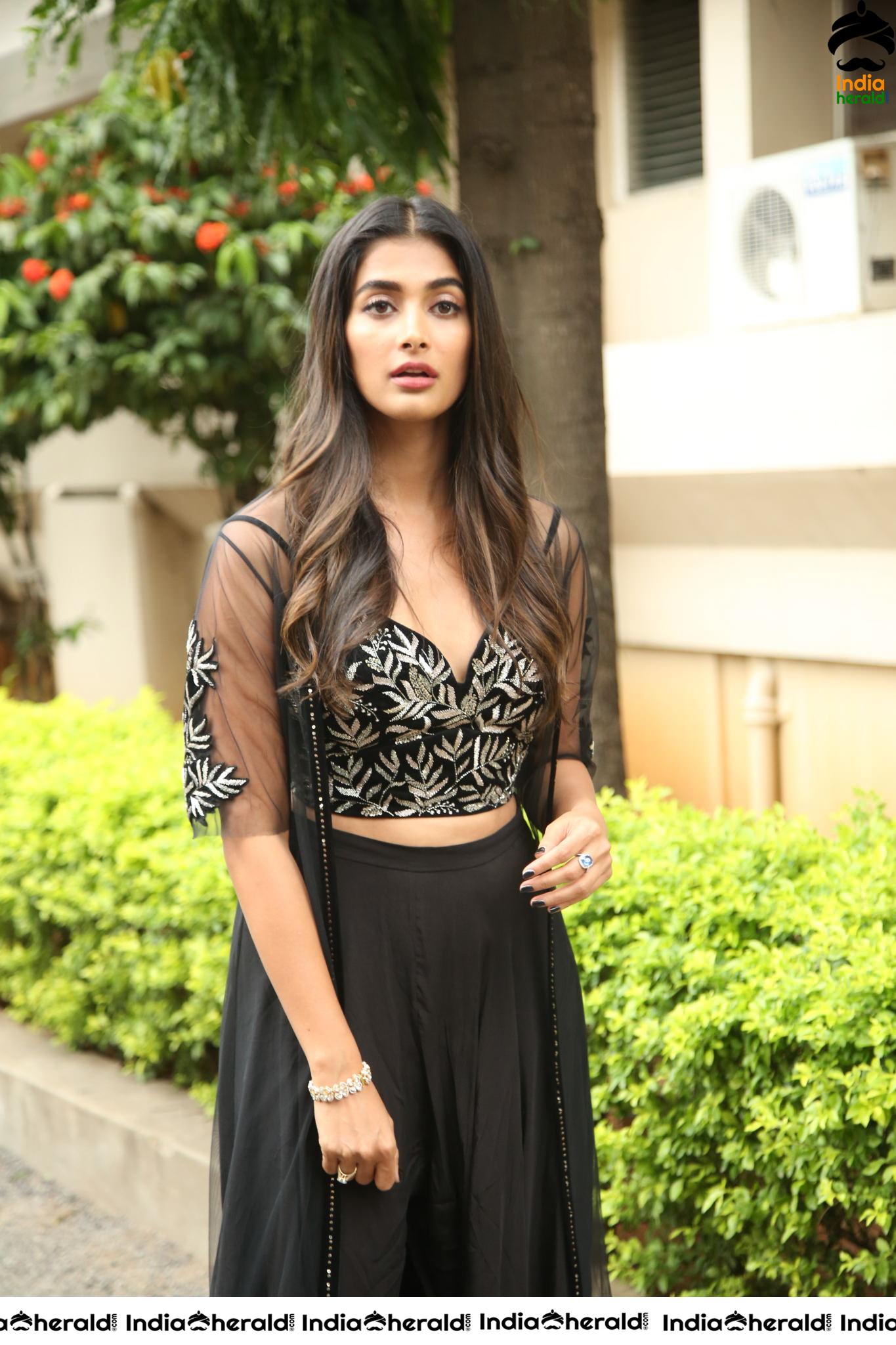 Hot Pooja Hegde Ravishing and Slaying in Black Set 1