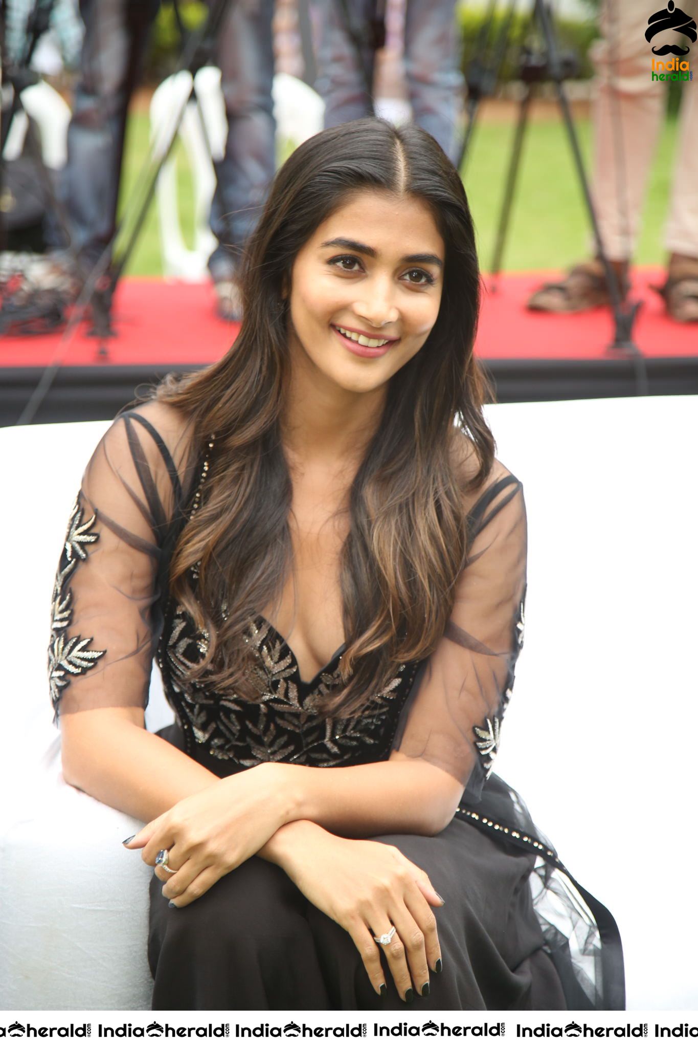 Hot Pooja Hegde Ravishing and Slaying in Black Set 2