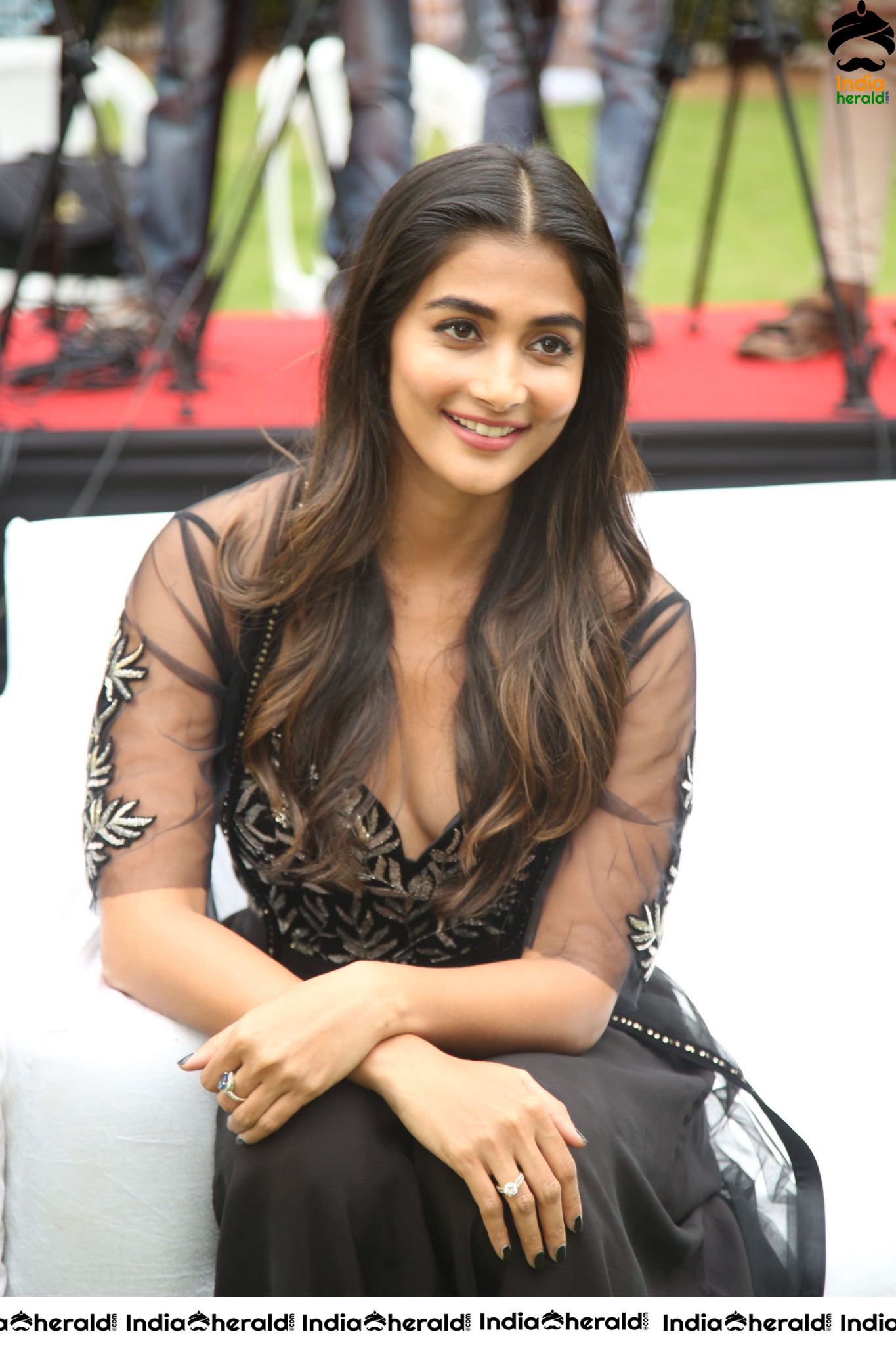 Hot Pooja Hegde Ravishing and Slaying in Black Set 2