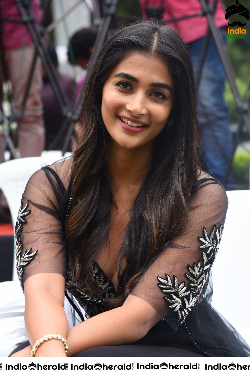 Hot Pooja Hegde Ravishing and Slaying in Black Set 4