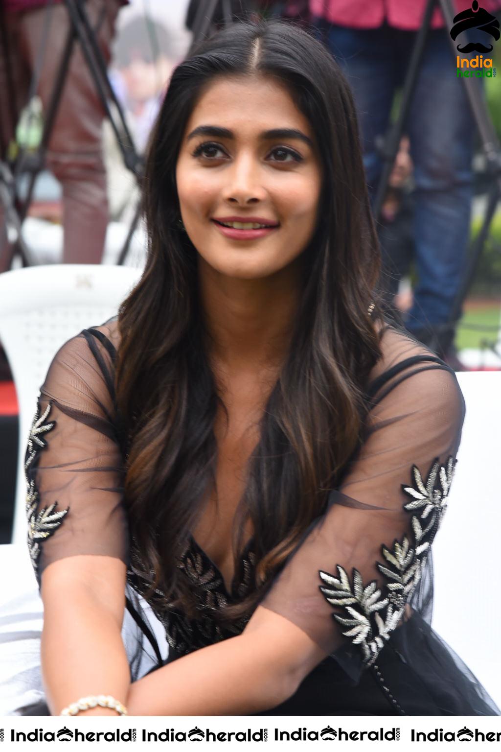 Hot Pooja Hegde Ravishing and Slaying in Black Set 4