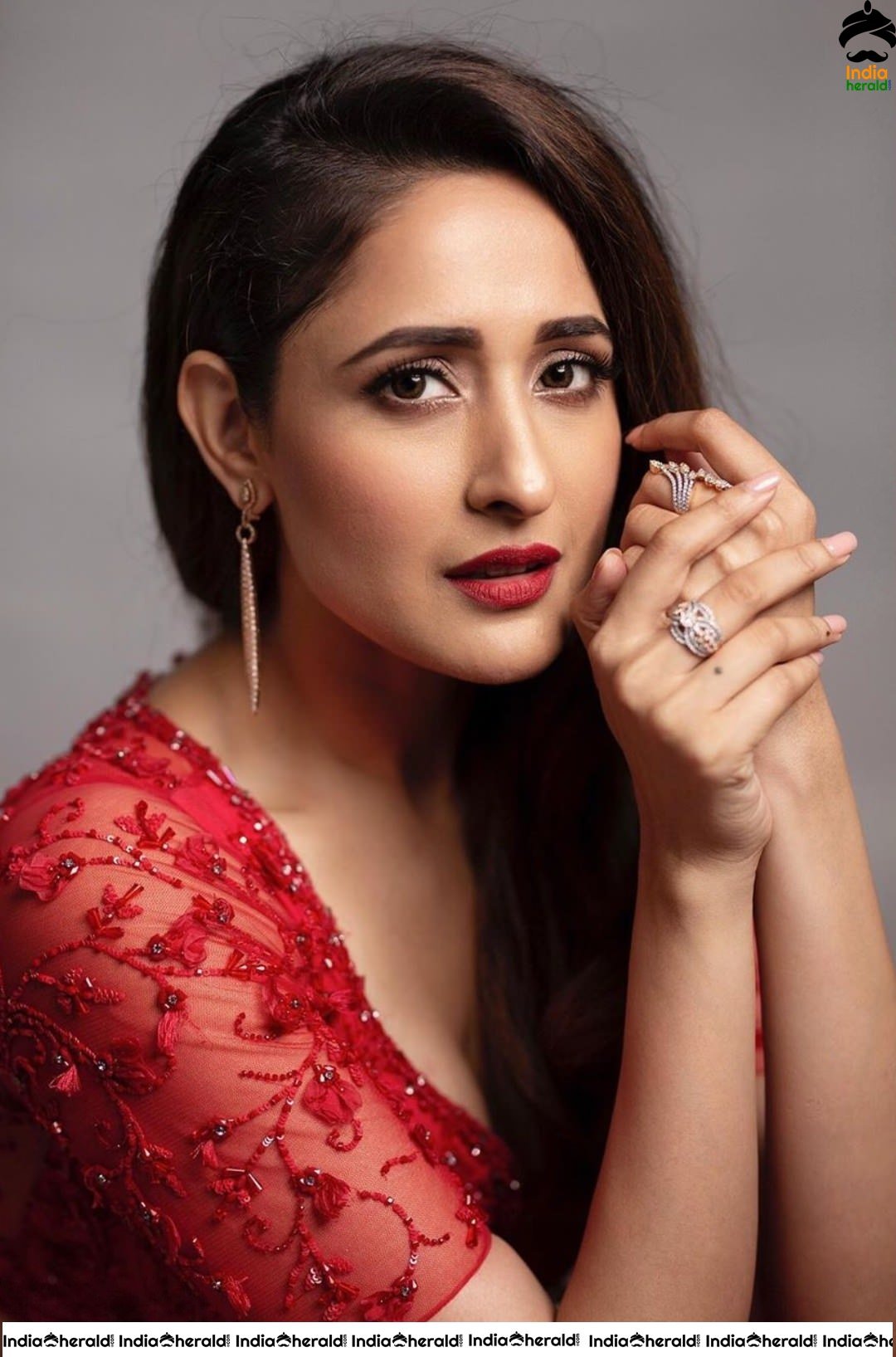 Hot Pragya Jaiswal Shows Her waistline For A Red Hot Photoshoot