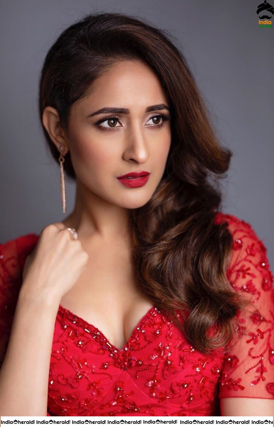 Hot Pragya Jaiswal Shows Her waistline For A Red Hot Photoshoot