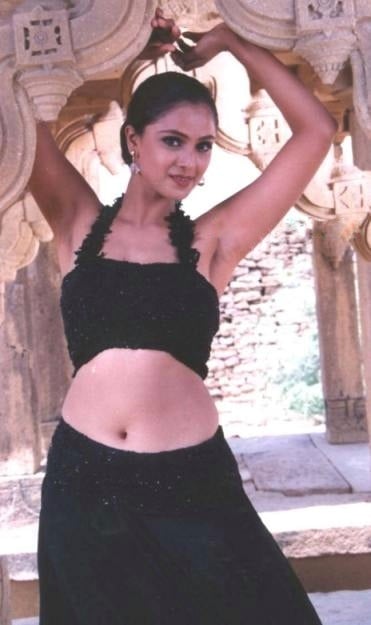 Hot Rare And Unseen Old Clicks Of 1990s Actresses Set 2