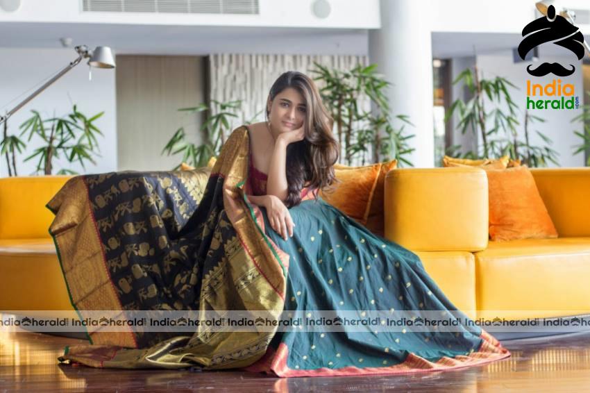 Hot Shalini Pandey Photos compilation Set 3