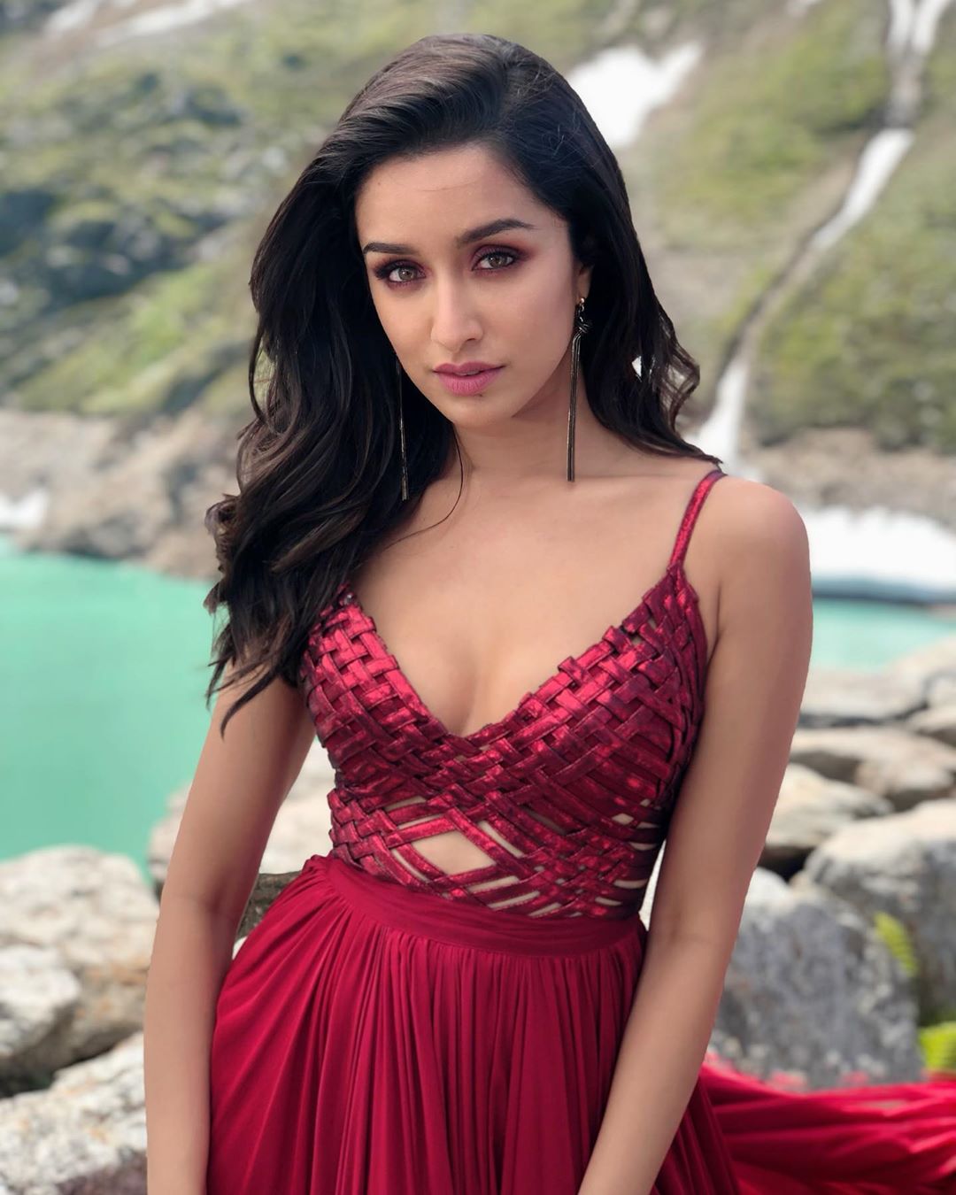 Hot Thighs Revealing Photos Of Shraddha Kapoor From Saaho