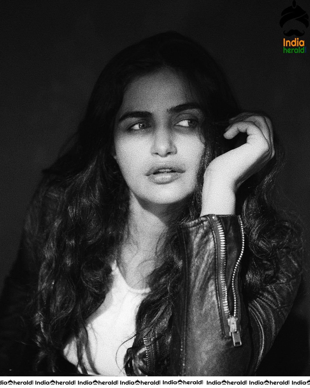 Hot Unseen Photos of Gabriella Demetriades Set 3